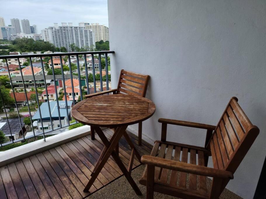 Deluxe Seaview Suite Twin Bed By The Only Bnb Tanjung Tokong Экстерьер фото